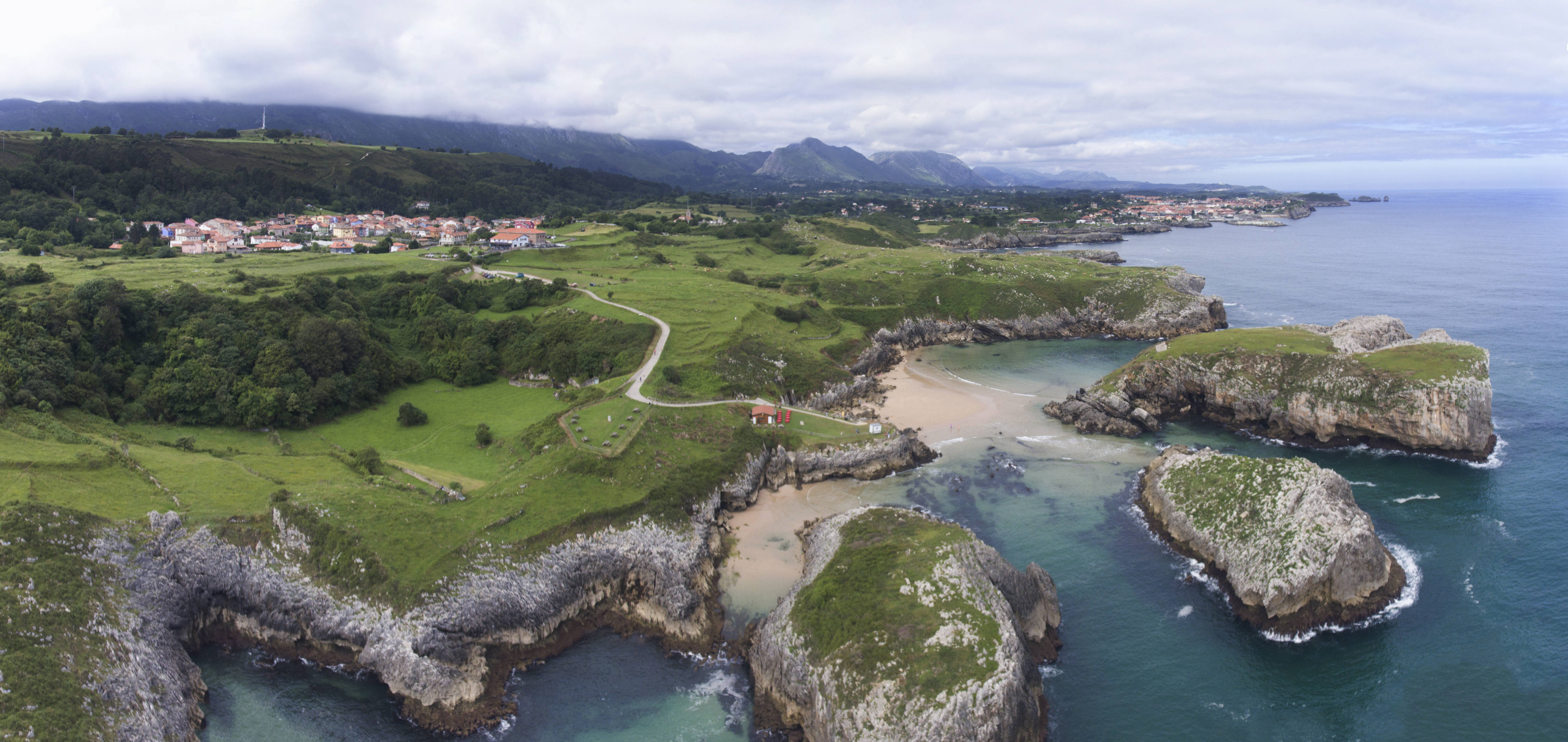 Llanes